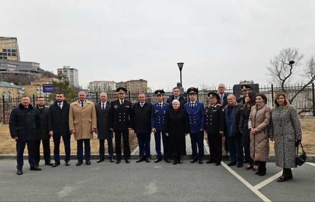 Открытие бюста выдающего юриста Анатолия Кони, Владивосток Открытие бюста выдающего юриста Анатолия Кони, Владивосток