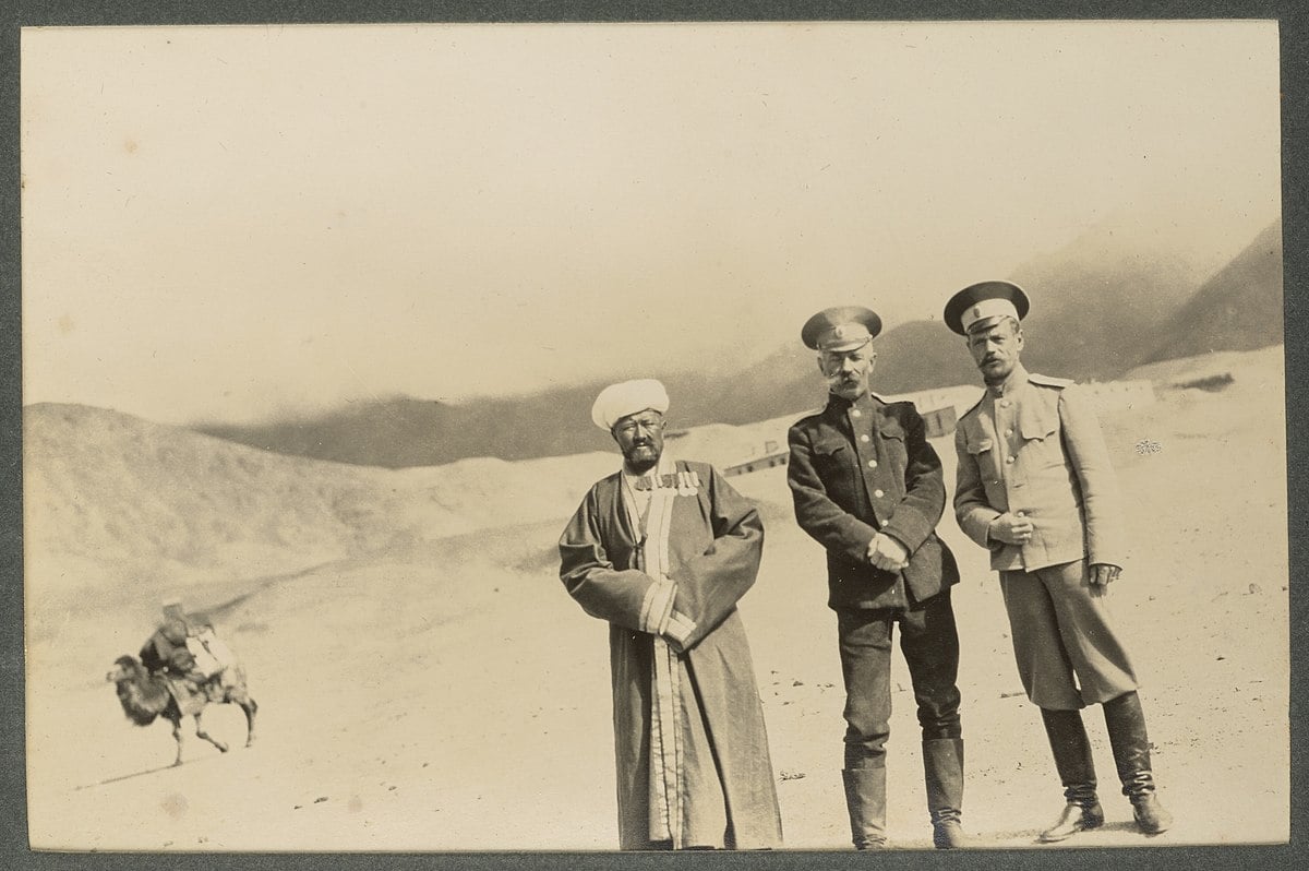 Русские офицеры на Памирском посту недалеко от китайской границы в 1915 г., фотограф П. Сайкс