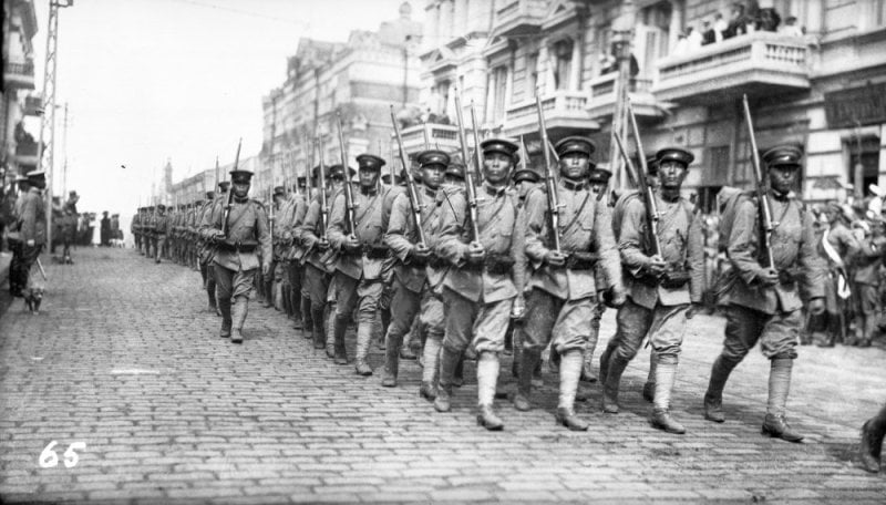 Японские интервенты на улицах Владивостока. 1918 г., РГАКФД
