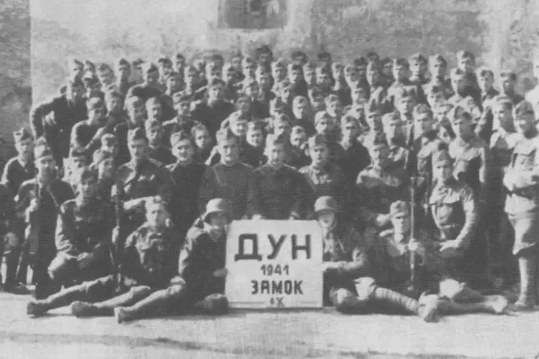 Участники «Дружин украинских националистов», из которых были сформированы два батальона абверовского спецназа – «Нахтигаль» и «Роланд», 1941 г.