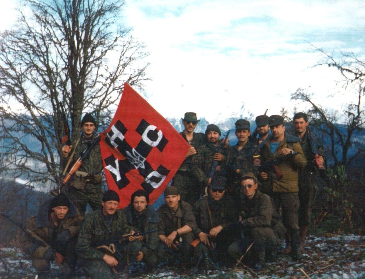 Боевики украинской националистической организации УНА—УНСО. Сер. 1990-х гг. Источник: https://telegra.ph/file/3ef613b498271a979d77.jpg